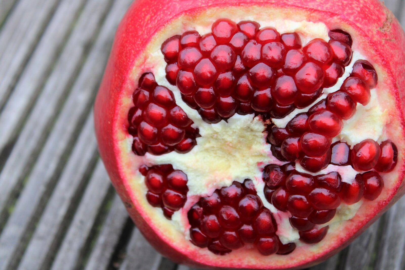 Canon EOS 2000D (EOS Rebel T7 / EOS Kiss X90 / EOS 1500D) sample photo. Pomegranate, exotic fruits, fruits photography