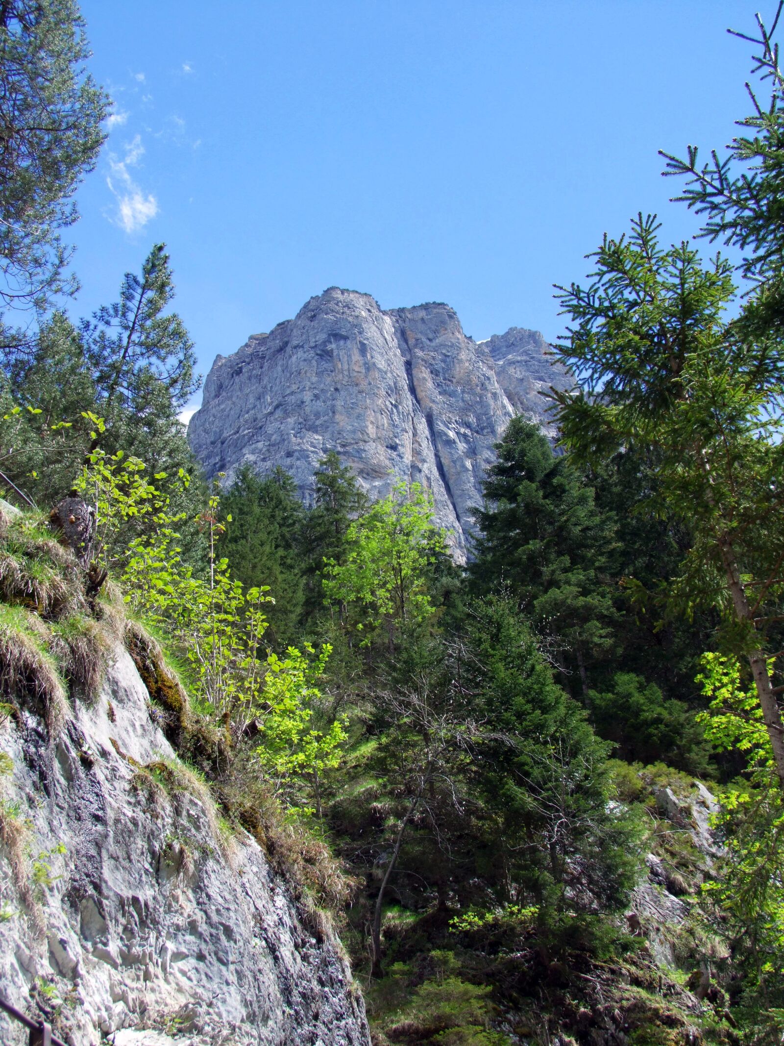 Fujifilm FinePix S100fs sample photo. Rocks, mountain, peak photography