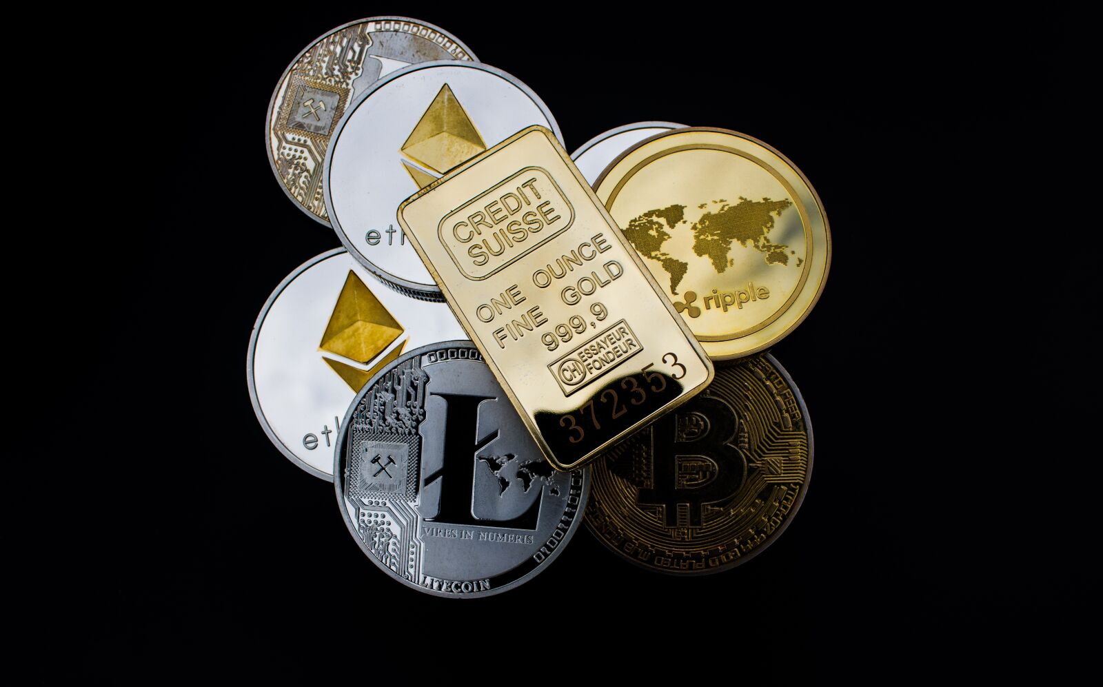 Canon EOS 60D sample photo. Cryptocurrency, gold bar, concept photography