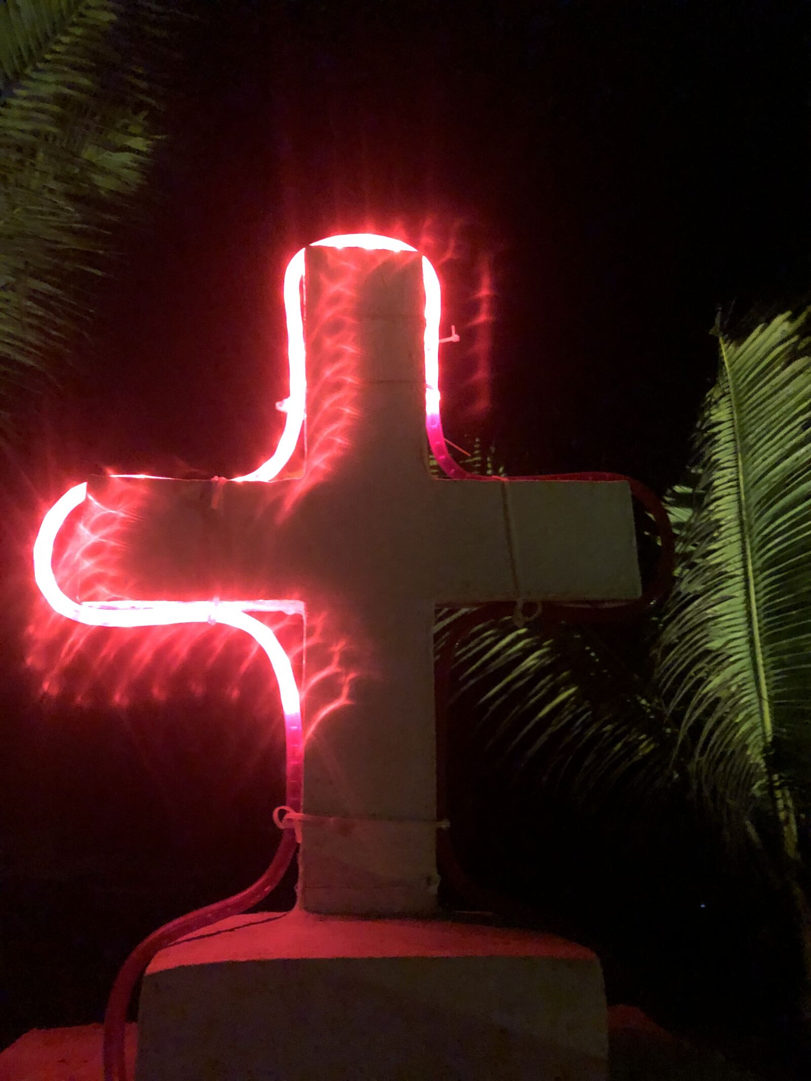 Apple iPhone 8 sample photo. Cross, lights, light photography