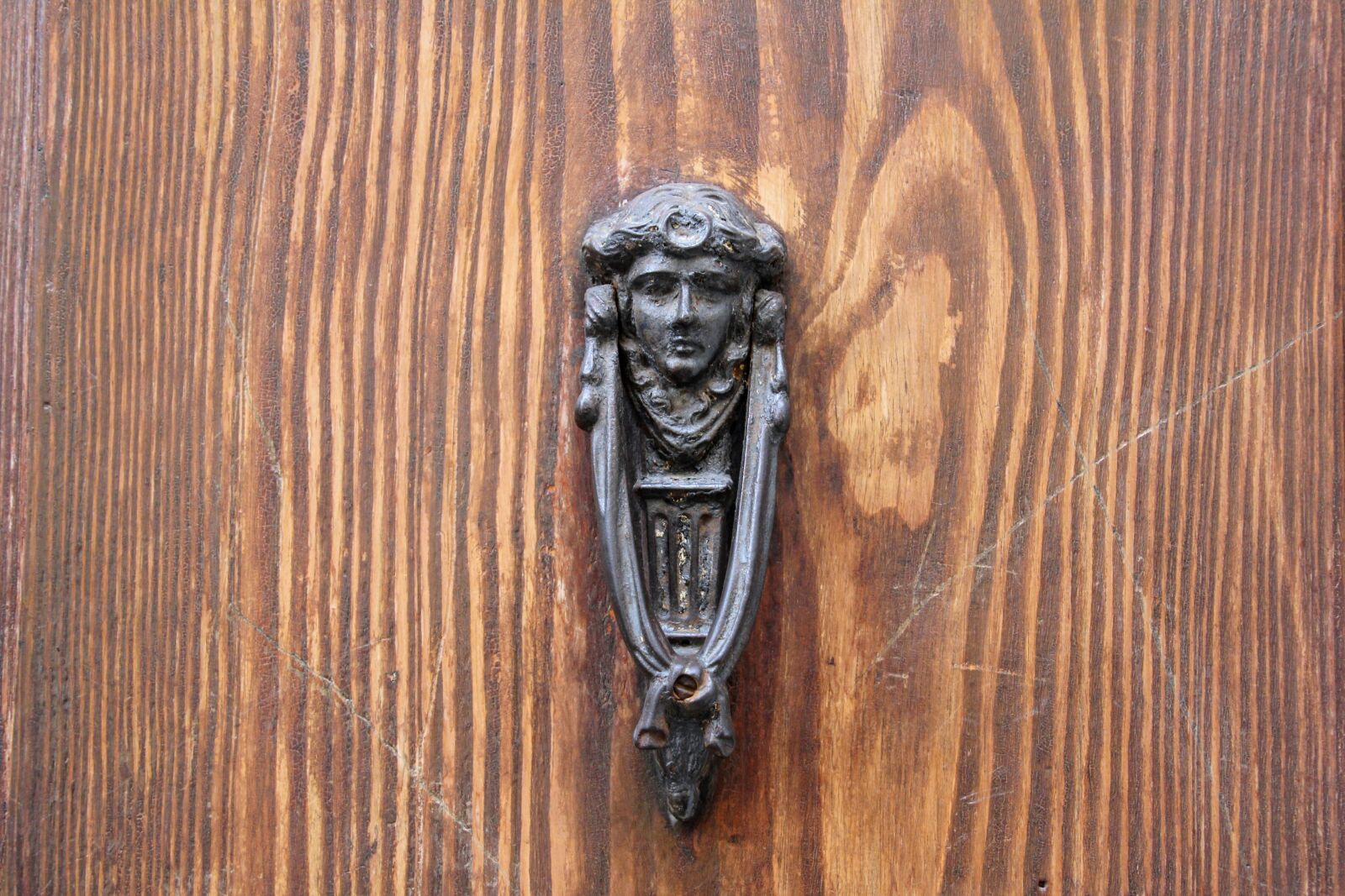 Canon EOS 60D sample photo. Bell, entrance door, door photography