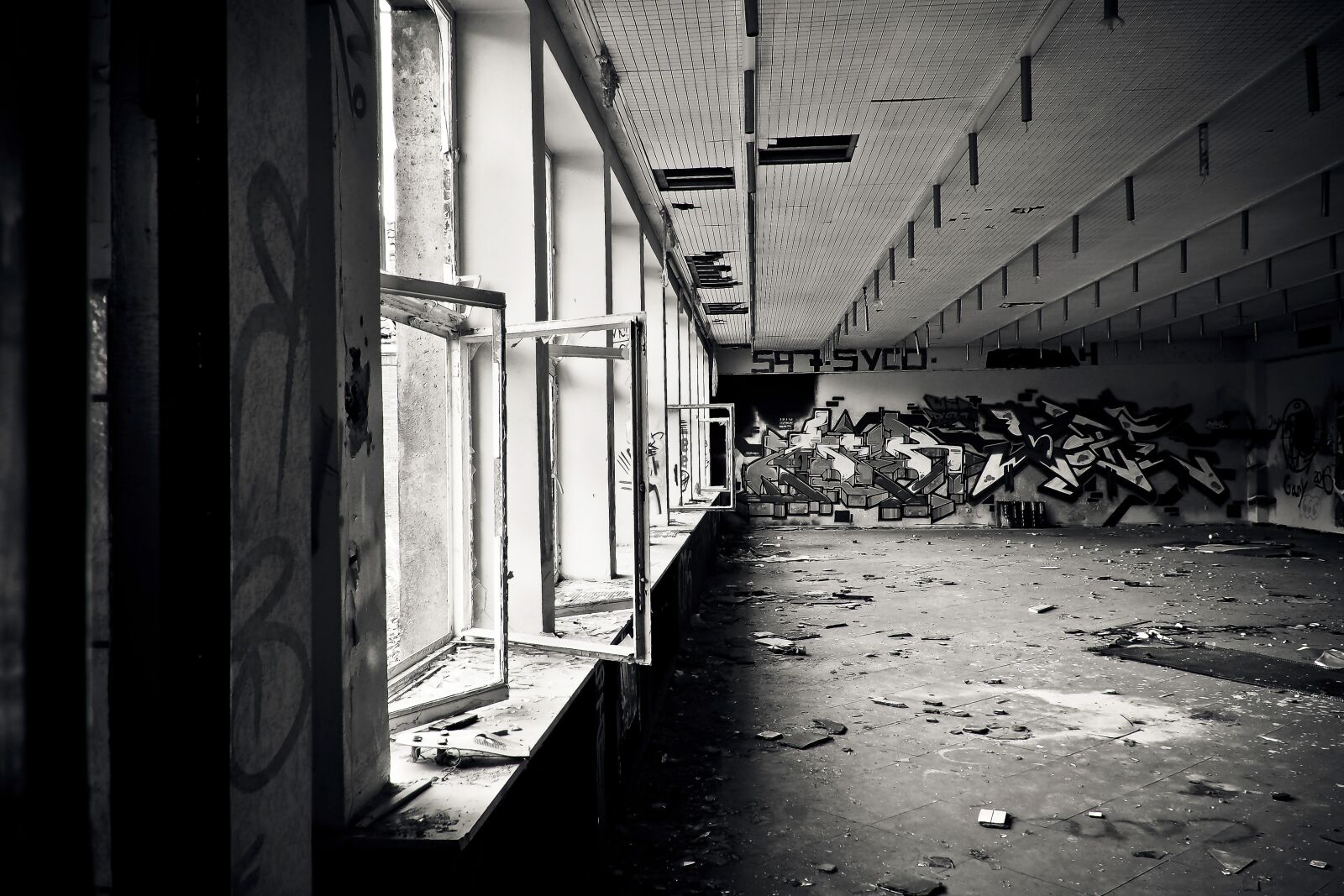 Olympus OM-D E-M10 sample photo. Lost places, factory, old photography