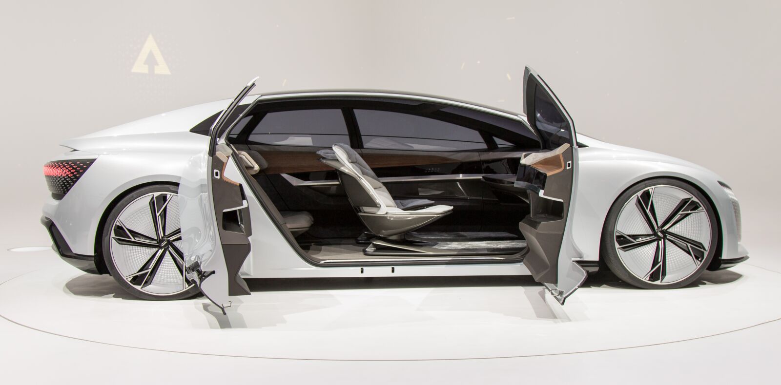 Canon EOS 70D + Canon EF 24-105mm F4L IS USM sample photo. Audi, car, future photography