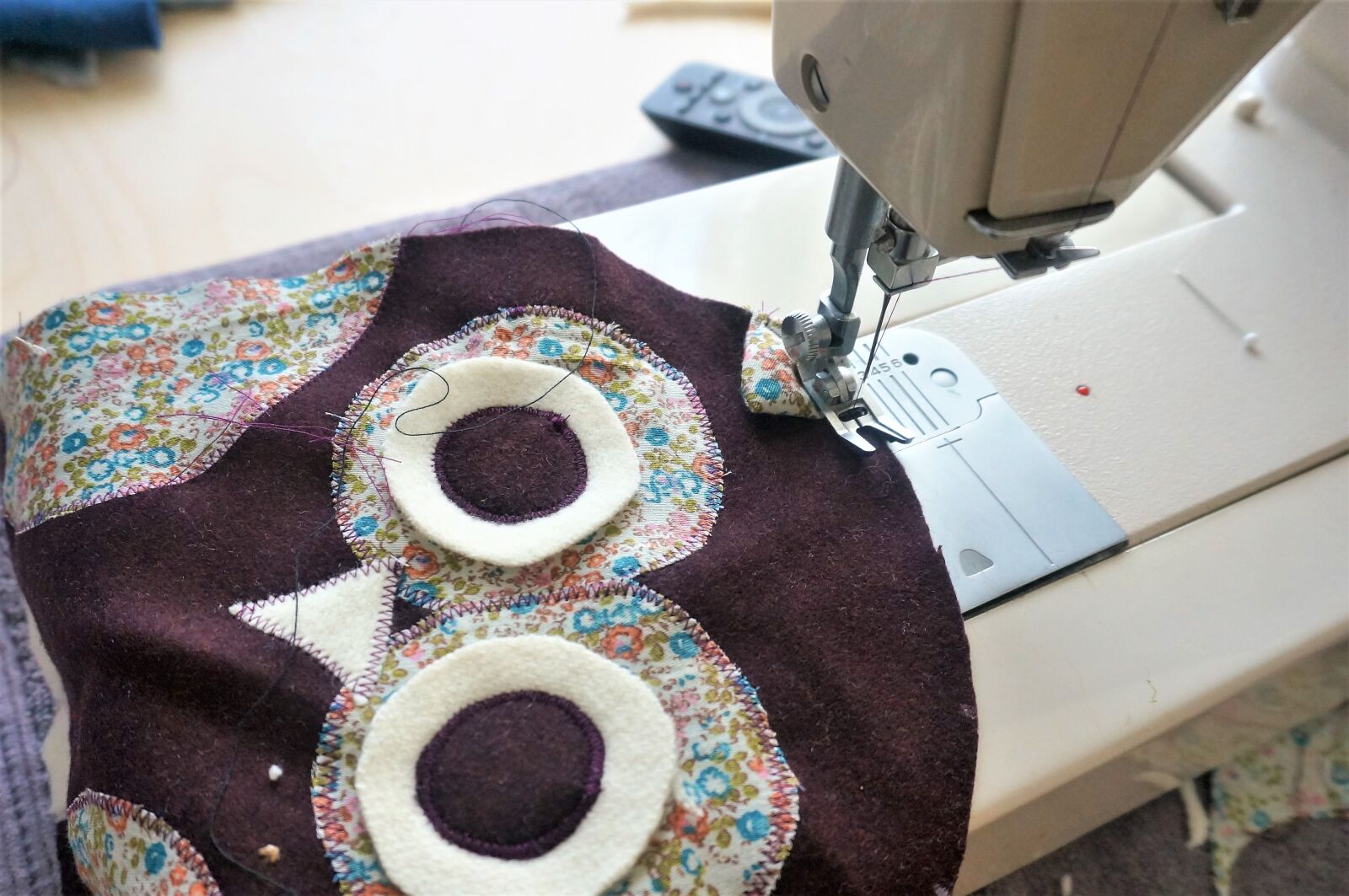 Sony Alpha NEX-5T sample photo. Sewing, thread, the fabric photography