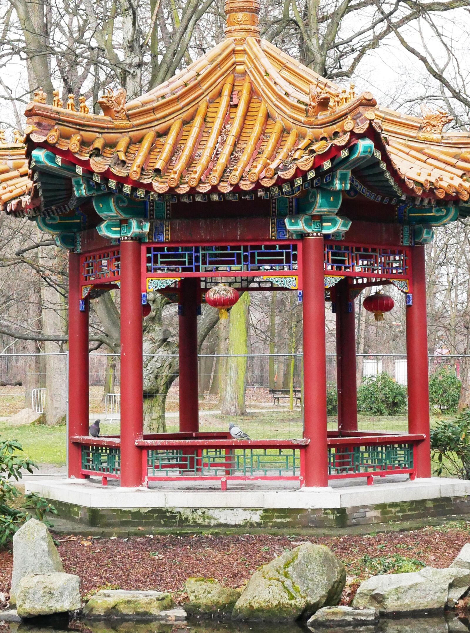 Panasonic Lumix DC-GX850 (Lumix DC-GX800 / Lumix DC-GF9) sample photo. Chinese garden, bathrooms, warsaw photography
