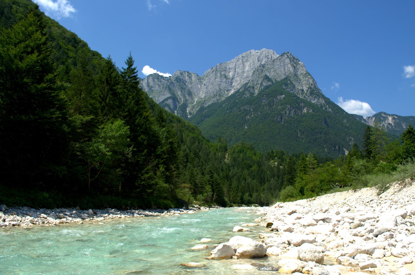 Nikon D5100 sample photo. Mountains, bach, water photography
