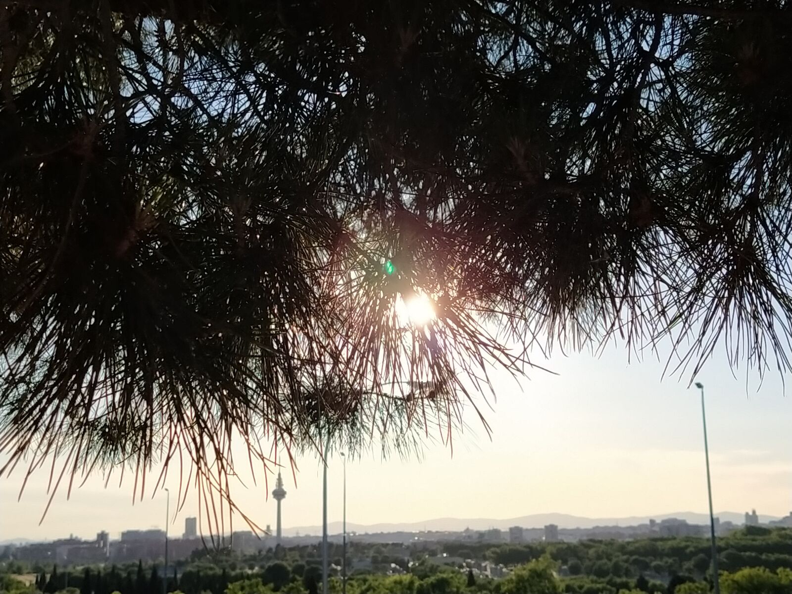 Xiaomi Mi A3 sample photo. Sunset, highlights, city photography