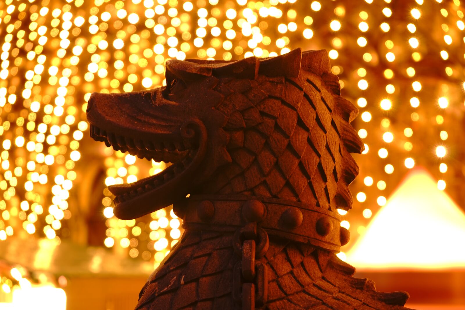 Sony a7 + Sony FE 28-70mm F3.5-5.6 OSS sample photo. Dragon, dragon's head, sculpture photography