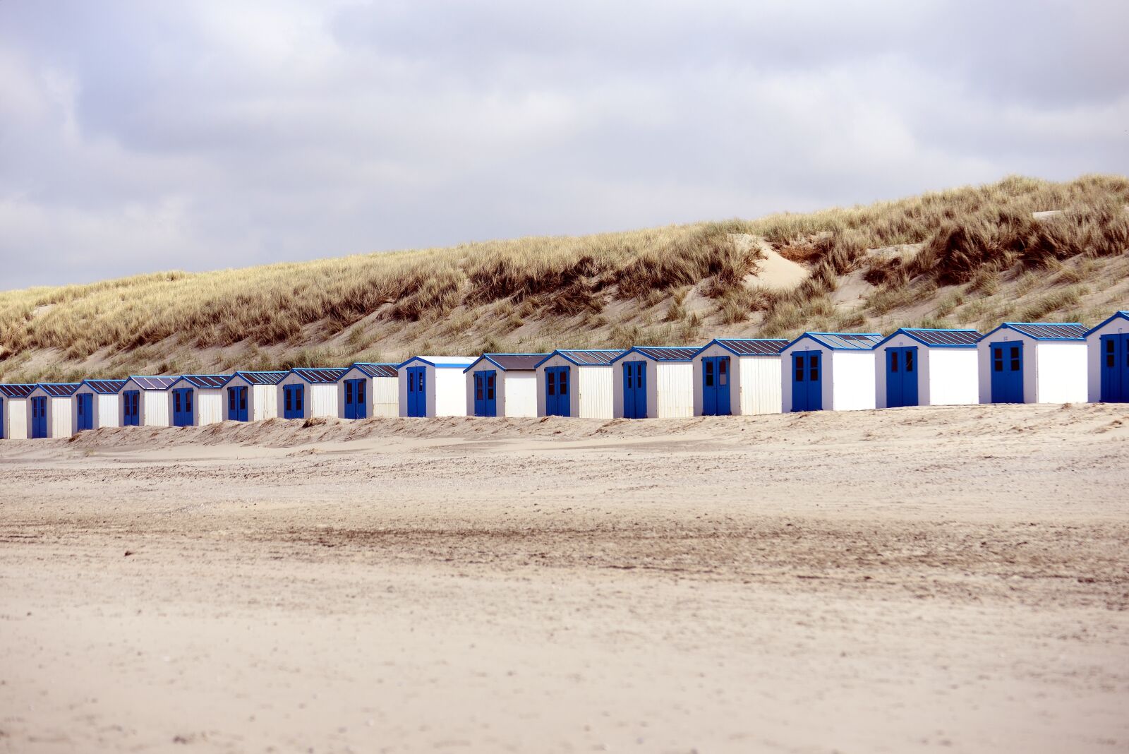 Nikon D610 sample photo. Beach, beach cottage, texel photography