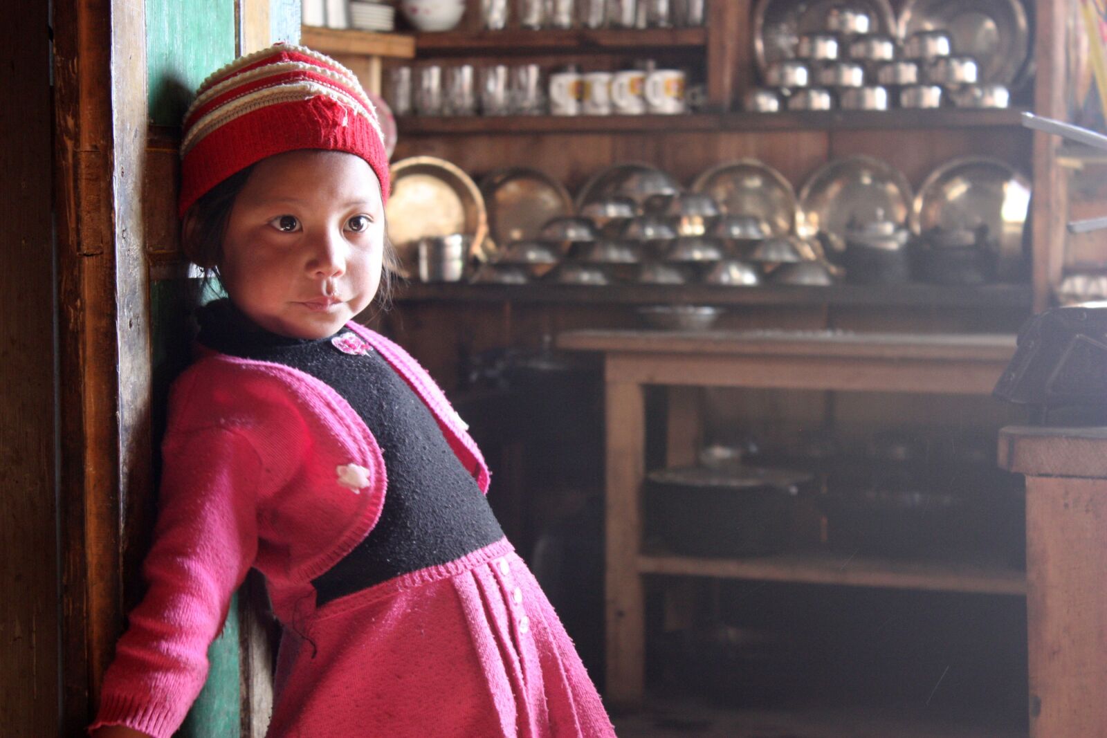 Canon EOS 450D (EOS Rebel XSi / EOS Kiss X2) sample photo. Nepal, girl, trek photography