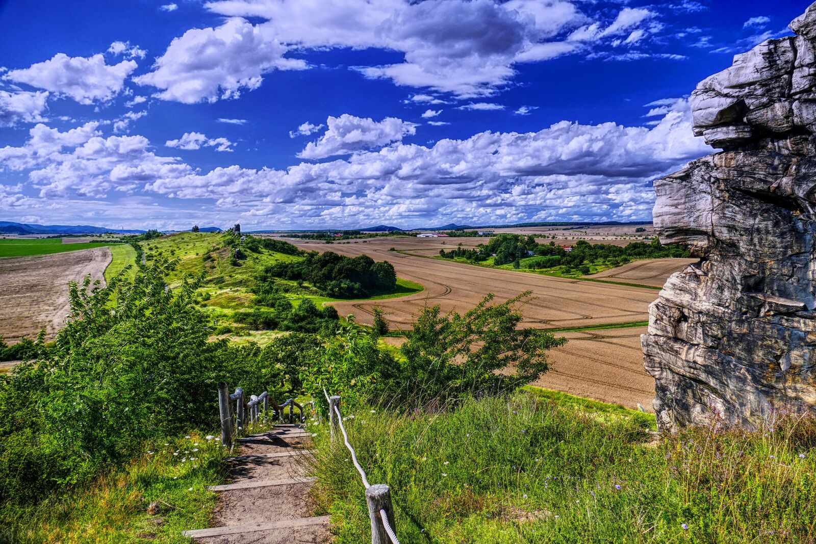 Panasonic Lumix DMC-FZ1000 sample photo. Panorama, idyll, landscape photography