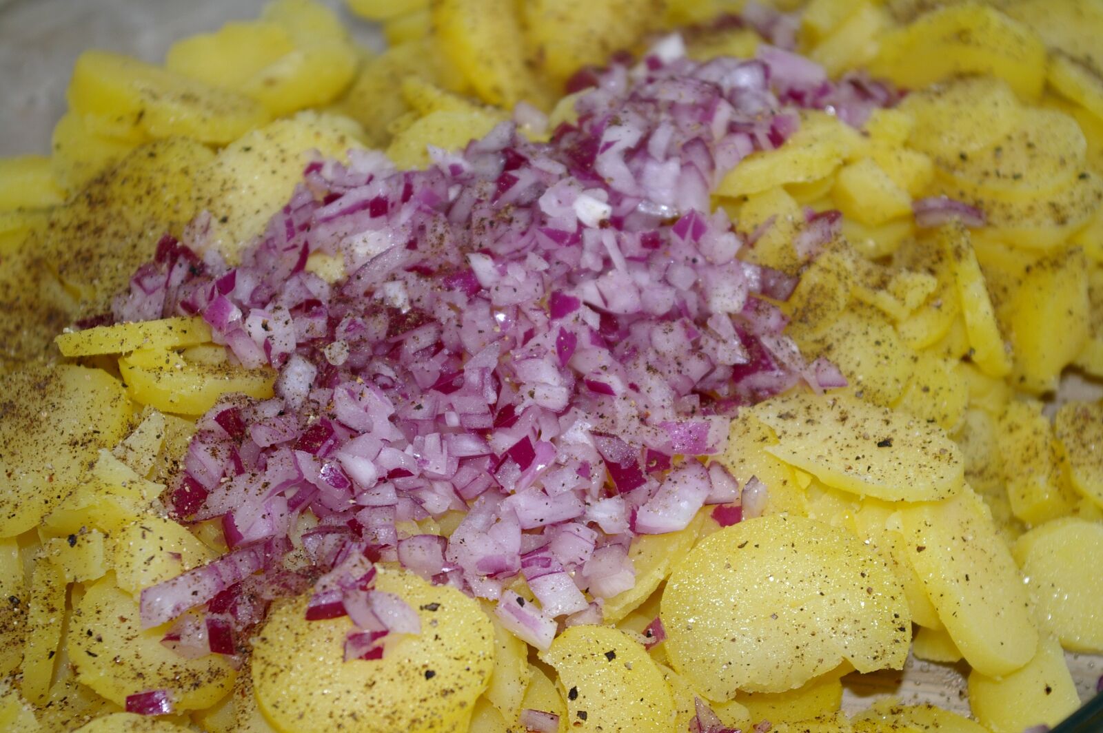 Pentax *ist DL2 sample photo. Potatoes, eat, food photography