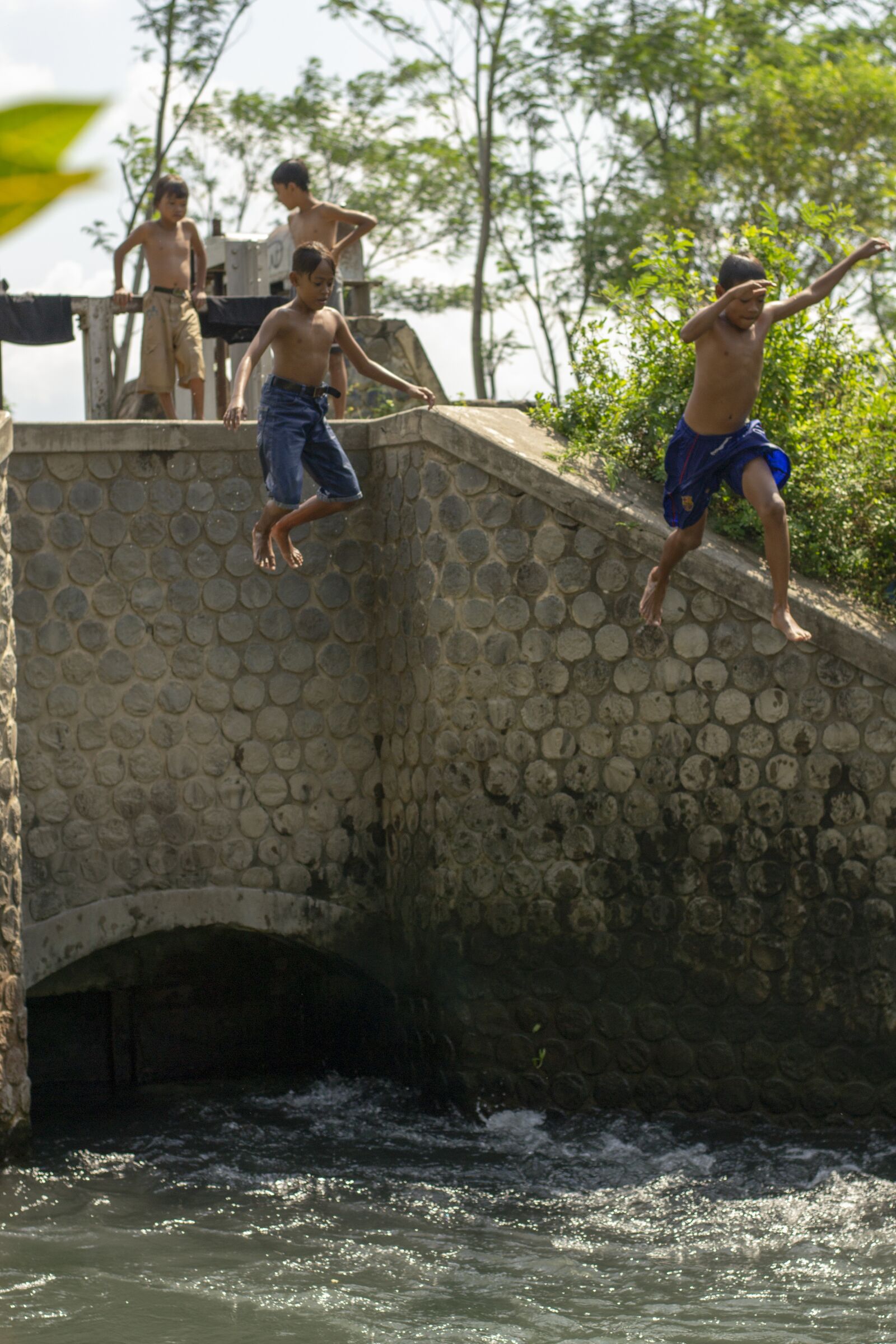 Nikon D3100 sample photo. River, play, kids photography