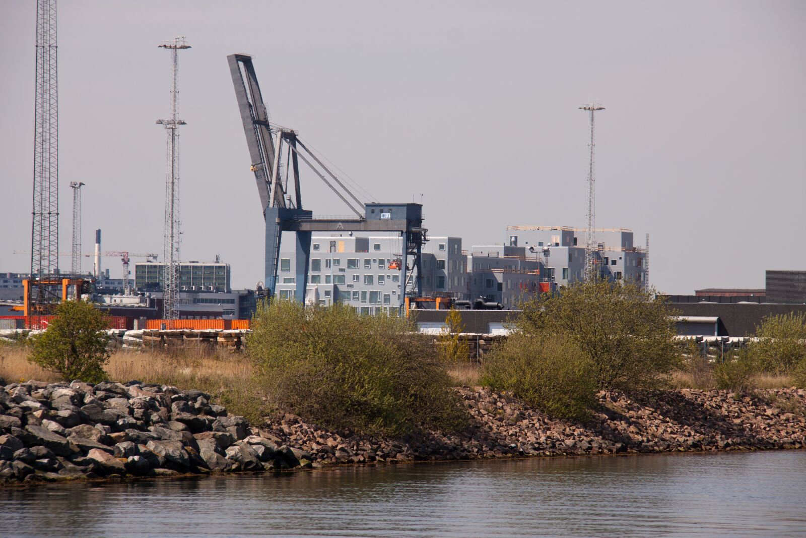 Canon EOS 50D sample photo. Harbour, crane, appartments photography