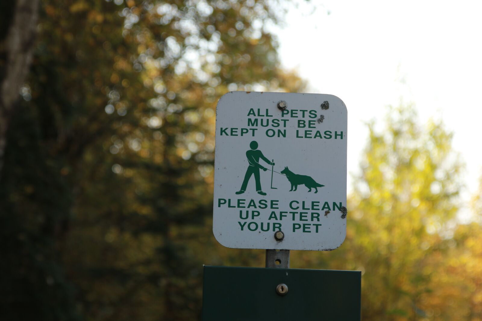Canon EOS 7D Mark II sample photo. Sign, pets, warning photography