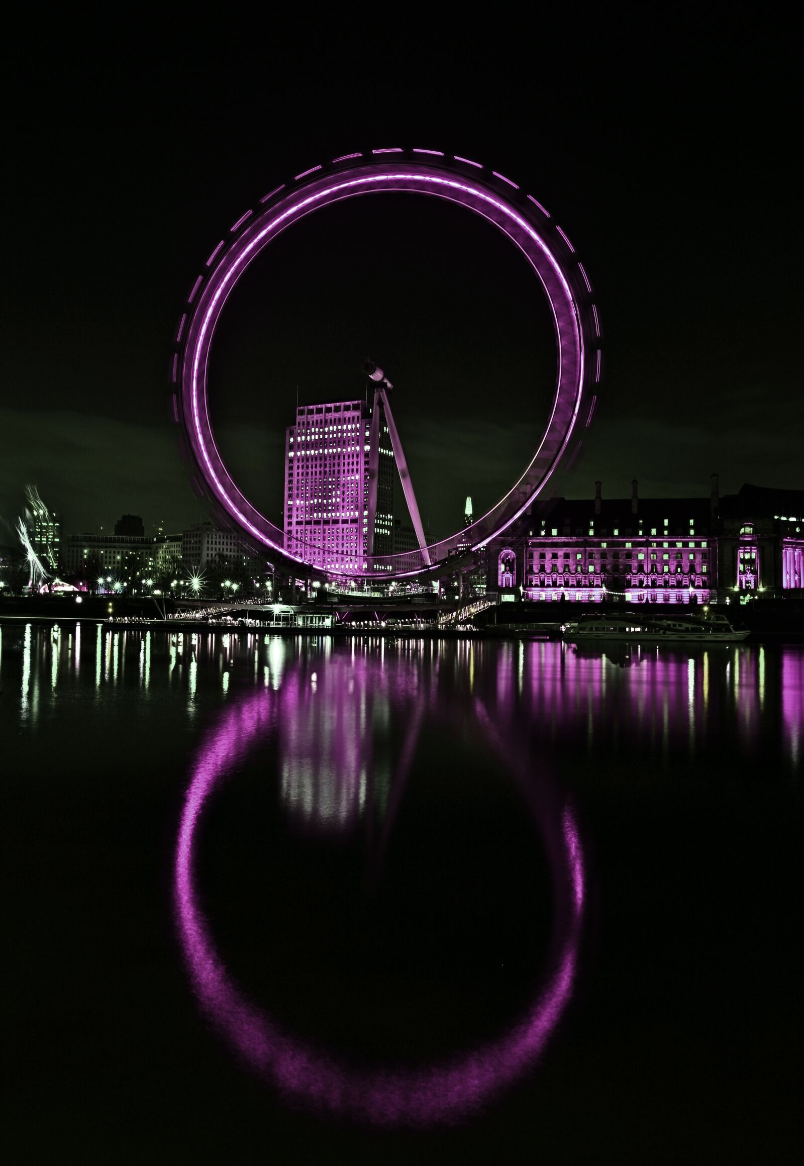 Canon EF 16-35mm F2.8L II USM sample photo. London streets, london at photography