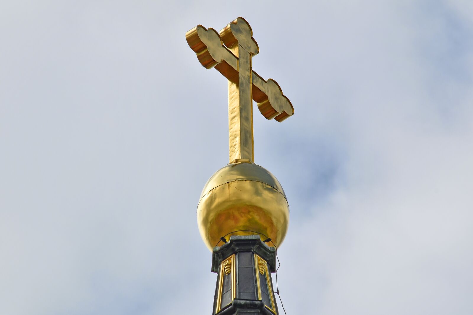 Nikon D5500 sample photo. Cross, gold, heaven, religious photography