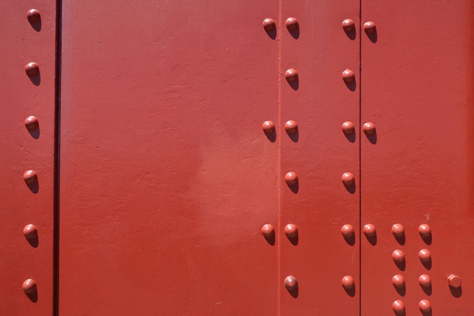 Canon PowerShot G9 X Mark II sample photo. Texture, red, metal photography