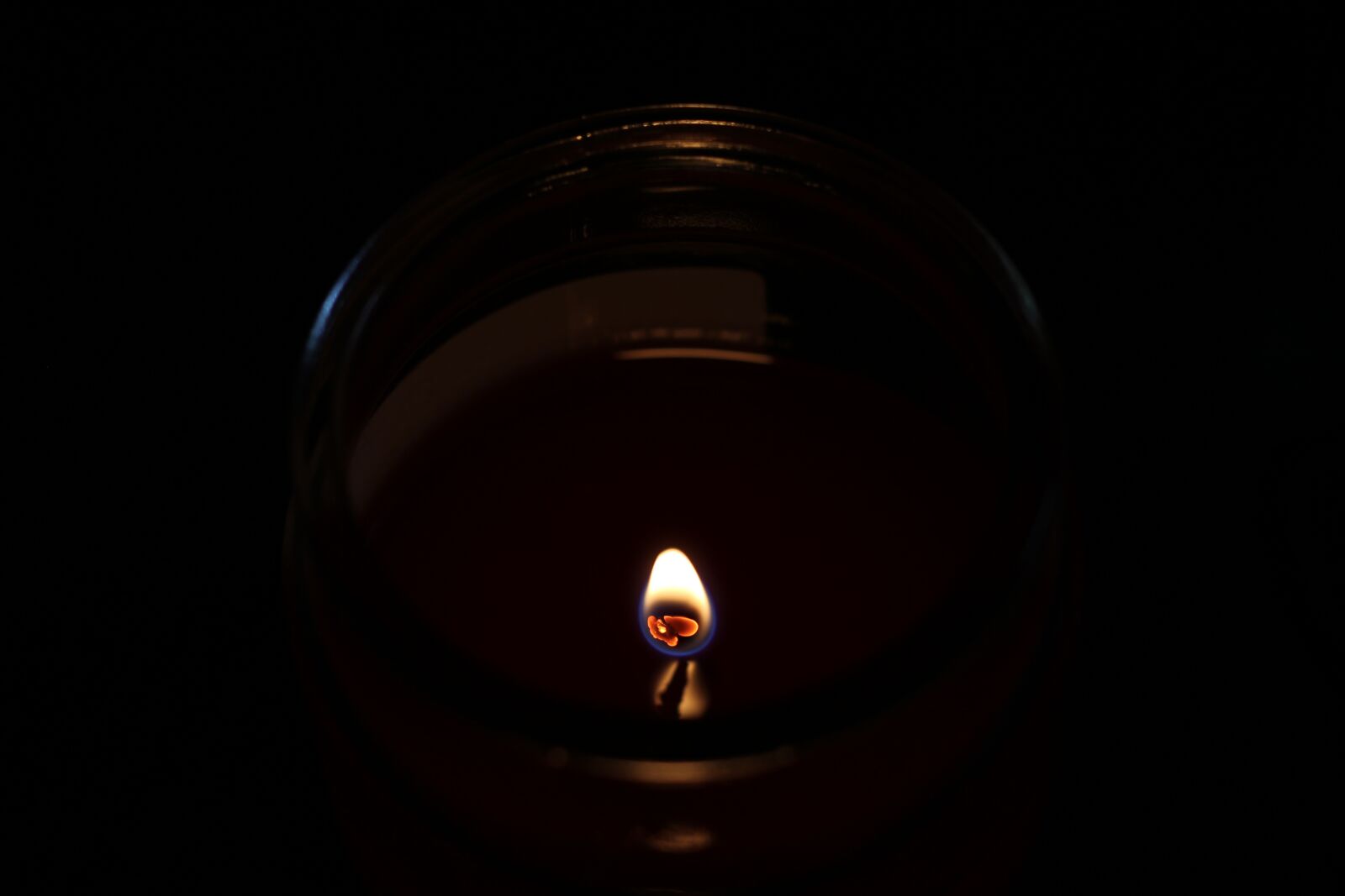 Canon EOS 550D (EOS Rebel T2i / EOS Kiss X4) sample photo. Candle, flame, burn photography