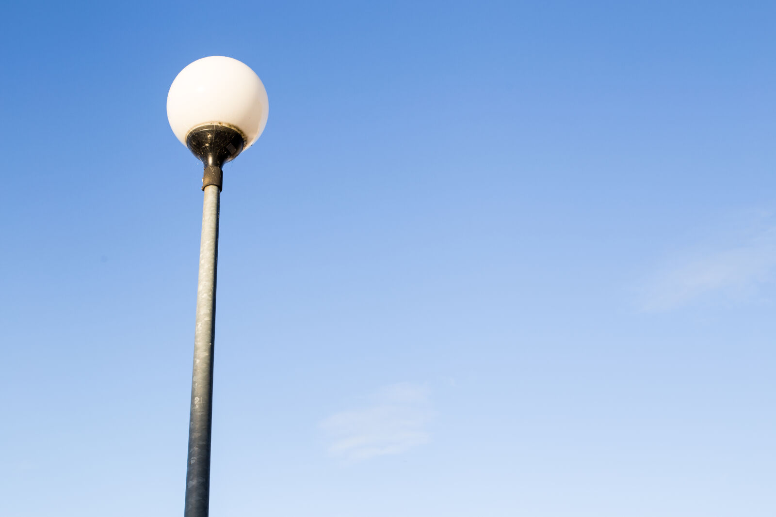Canon EOS 6D + Canon EF 50mm F1.4 USM sample photo. Blue, lantern, sky, summer photography