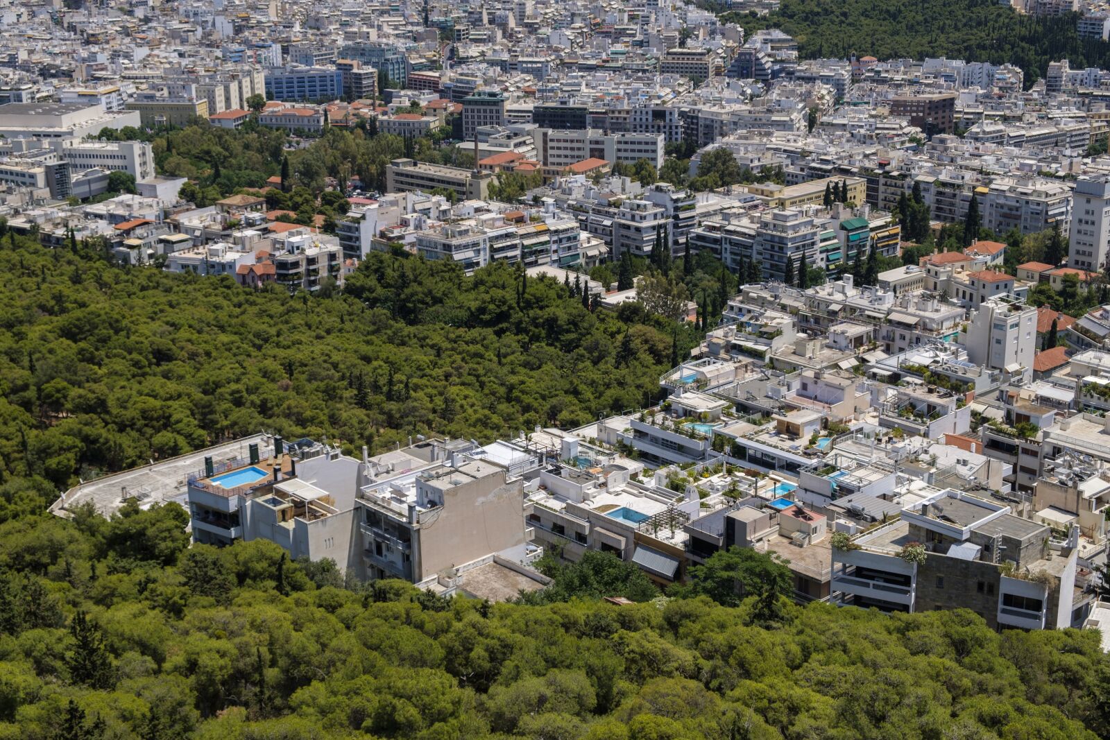 Fujifilm XF 18-55mm F2.8-4 R LM OIS sample photo. City, big city, houses photography