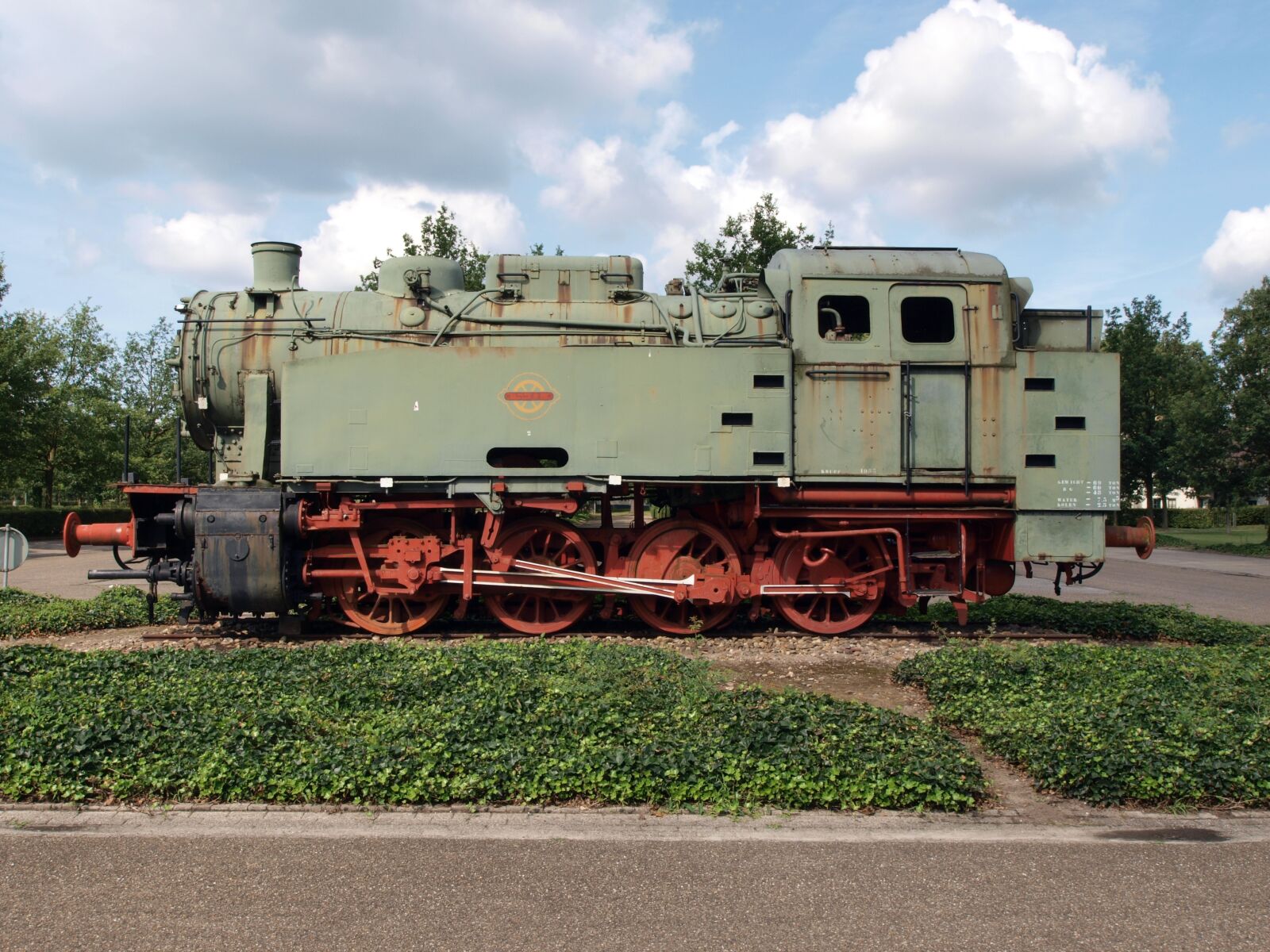 Olympus E-520 (EVOLT E-520) sample photo. Krupp, locomotive, transportation photography