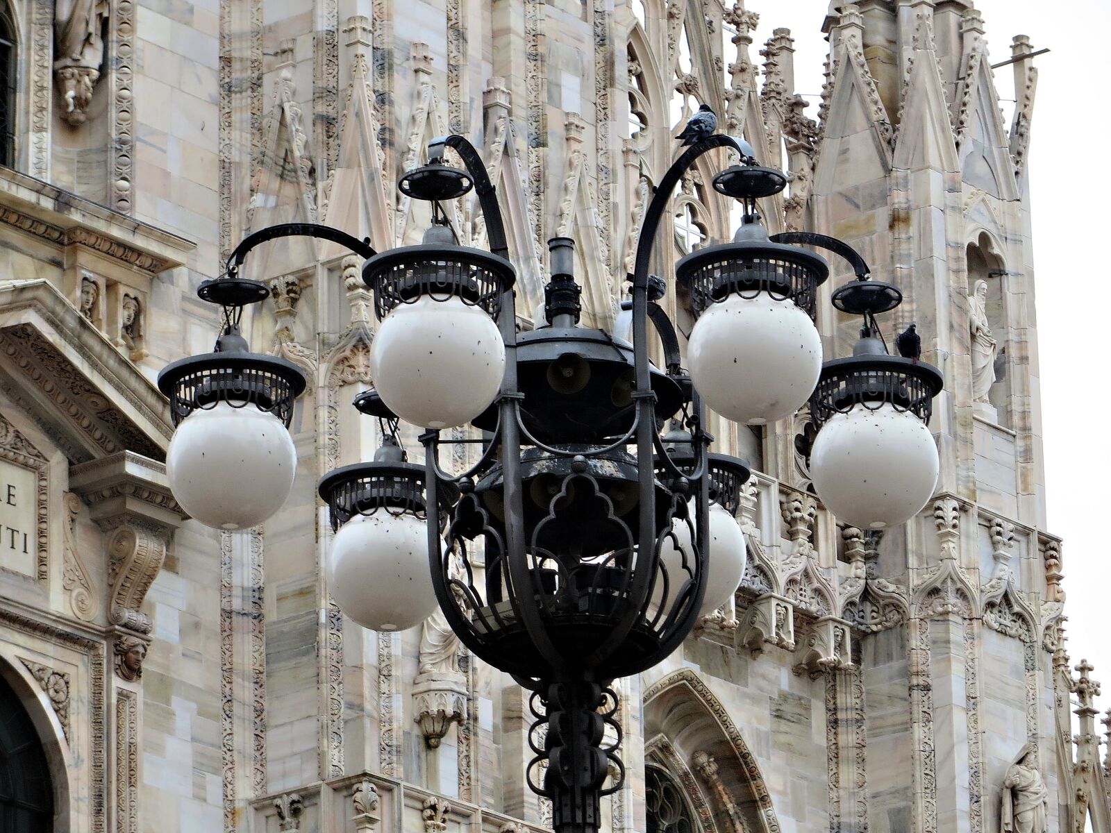 Canon PowerShot SX280 HS sample photo. Streetlamp, milan, duomo photography