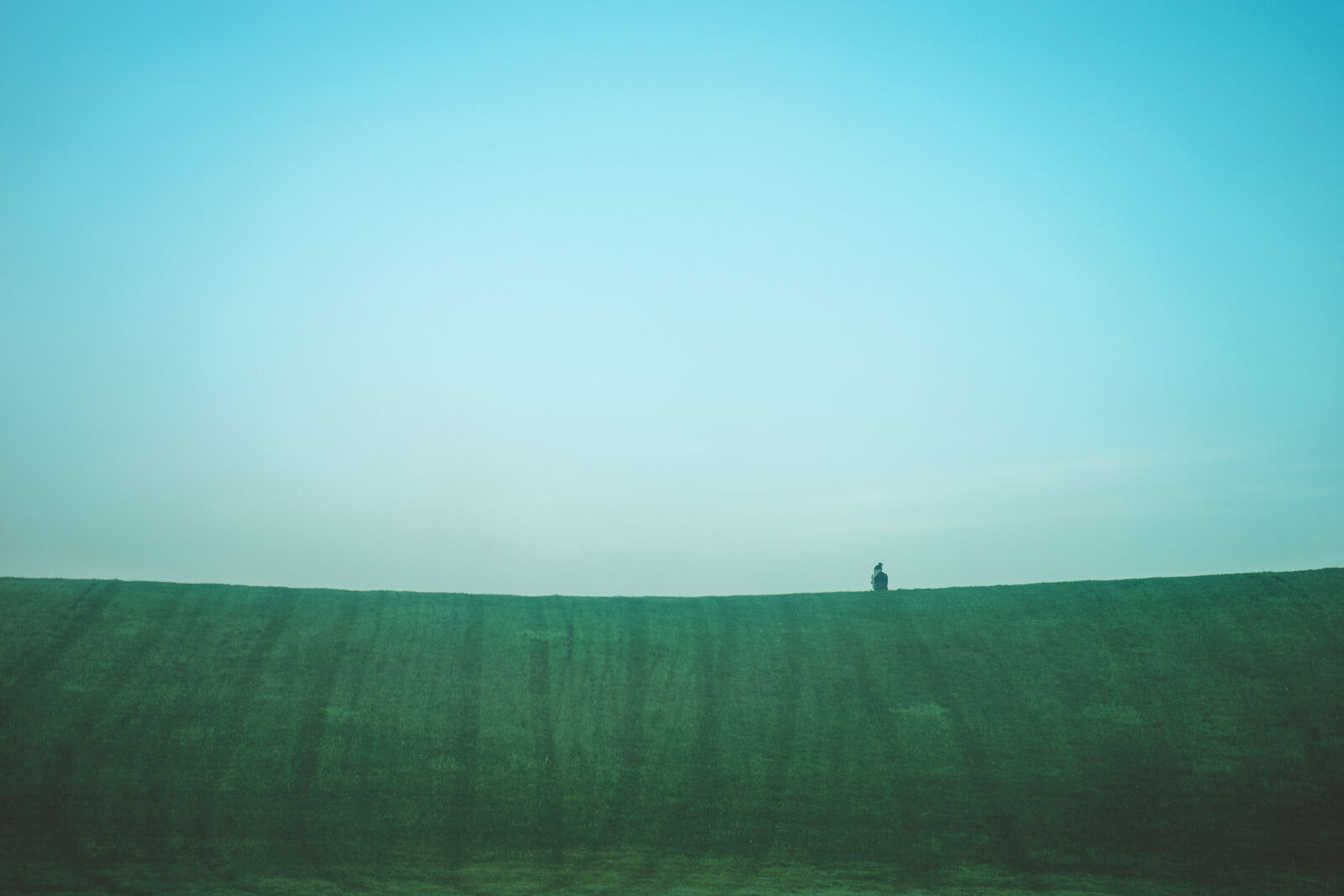 Sony a7 II + Sony FE 28-70mm F3.5-5.6 OSS sample photo. Blue, sky, early, morning photography