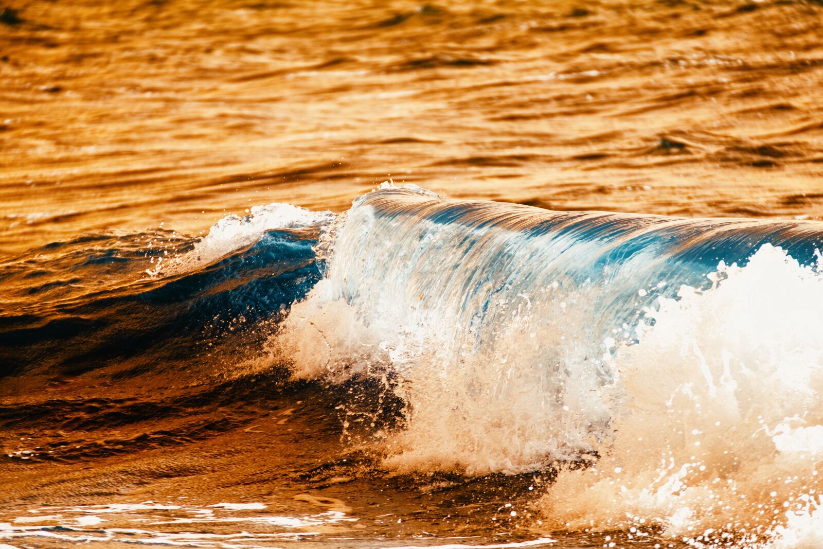 Fujifilm X-T2 + Fujifilm XF 55-200mm F3.5-4.8 R LM OIS sample photo. Wave, inject, water photography