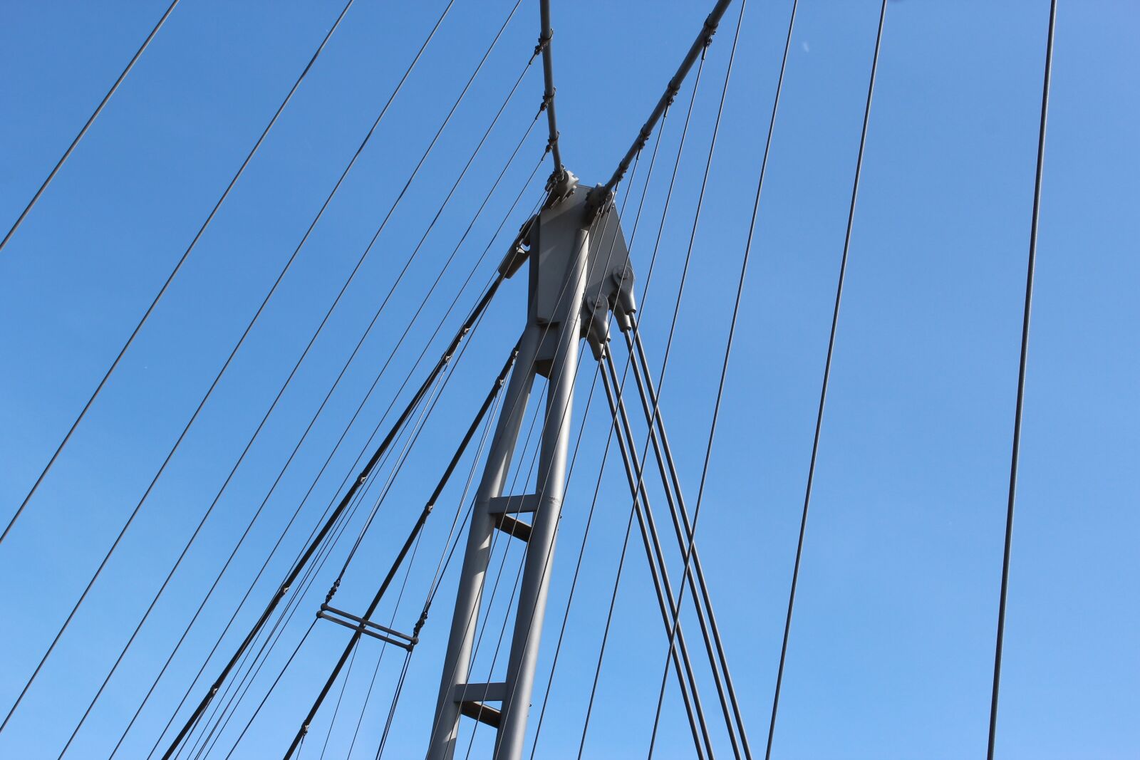 Canon EOS 600D (Rebel EOS T3i / EOS Kiss X5) sample photo. Structural, bridge, construction photography