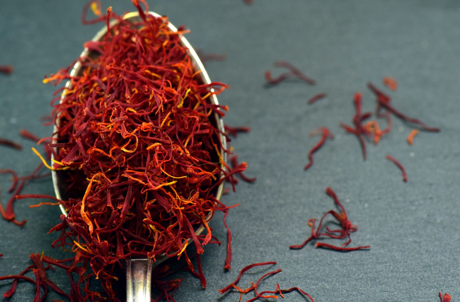 Nikon D3300 sample photo. Saffron, red, real photography