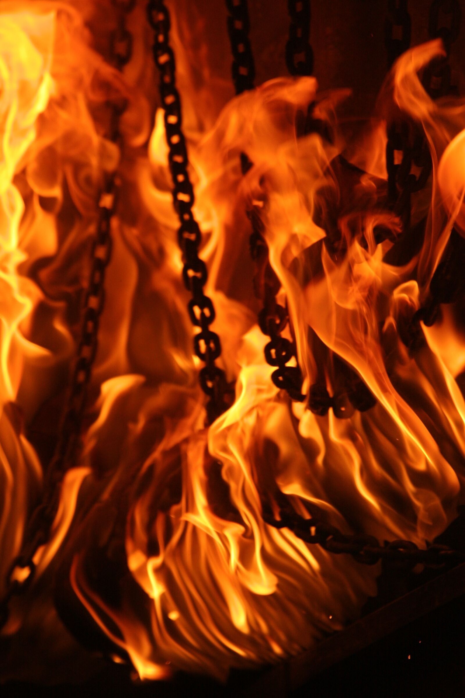 Canon EOS 20D sample photo. Fire, burn house, training photography