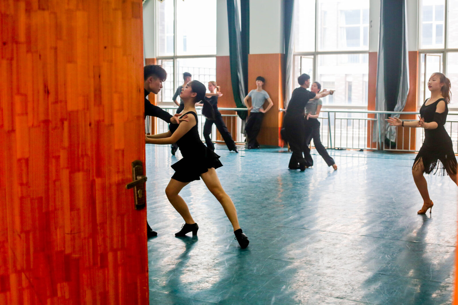Canon EOS 6D + Canon EF 50mm F1.8 STM sample photo. Dancer photography
