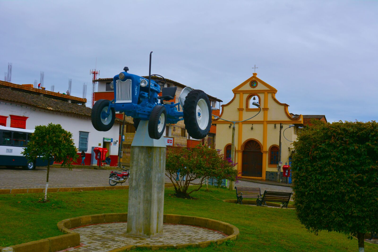 Nikon D7100 sample photo. Tractor, chapel, the union photography