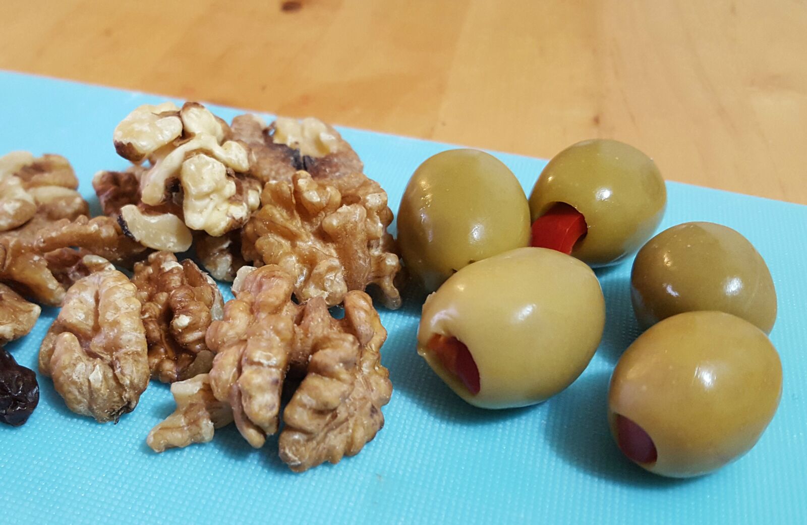 Samsung Galaxy S6 sample photo. Walnut, olive, raisin photography