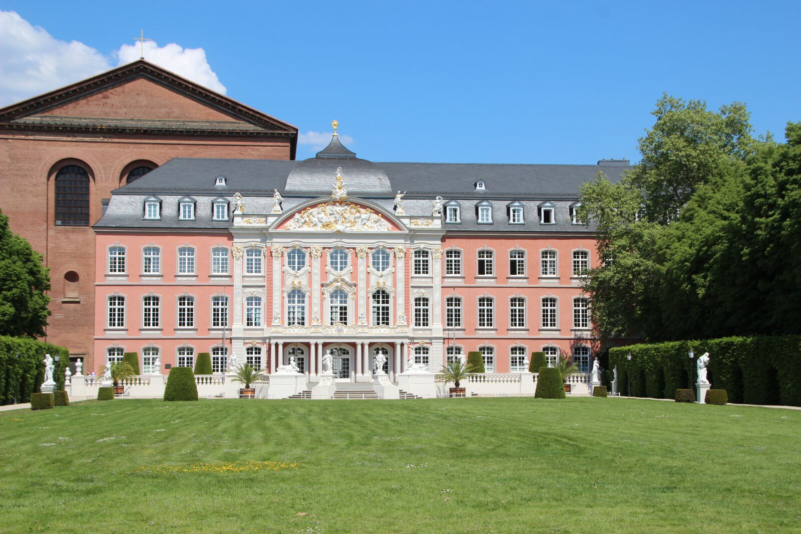 Canon EOS 600D (Rebel EOS T3i / EOS Kiss X5) sample photo. Kurf rstliches palais, trier photography