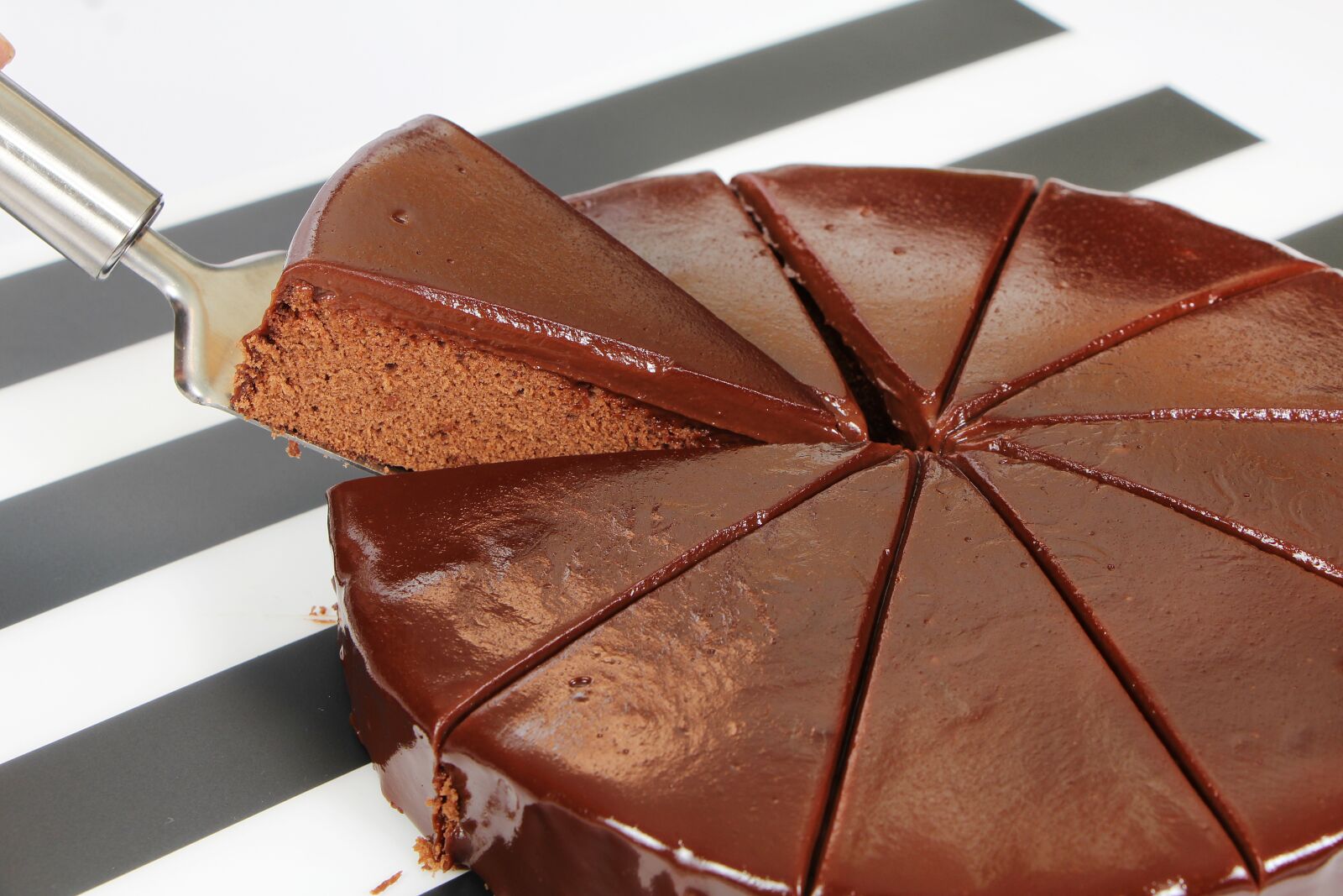 Canon EOS 1200D (EOS Rebel T5 / EOS Kiss X70 / EOS Hi) sample photo. Swede cakes, chocolate cake photography