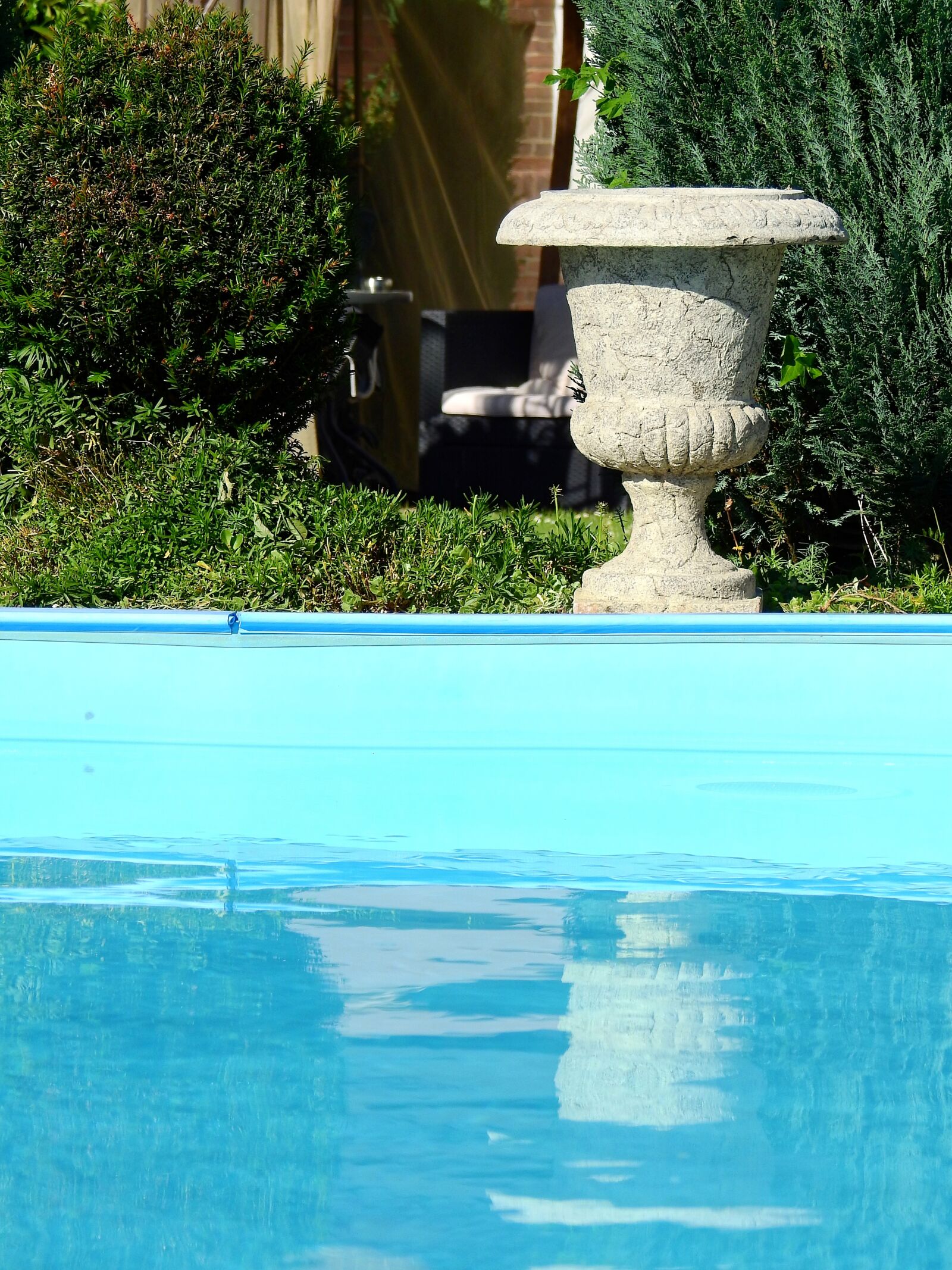 Nikon Coolpix P900 sample photo. Water, swimming pool, pool photography