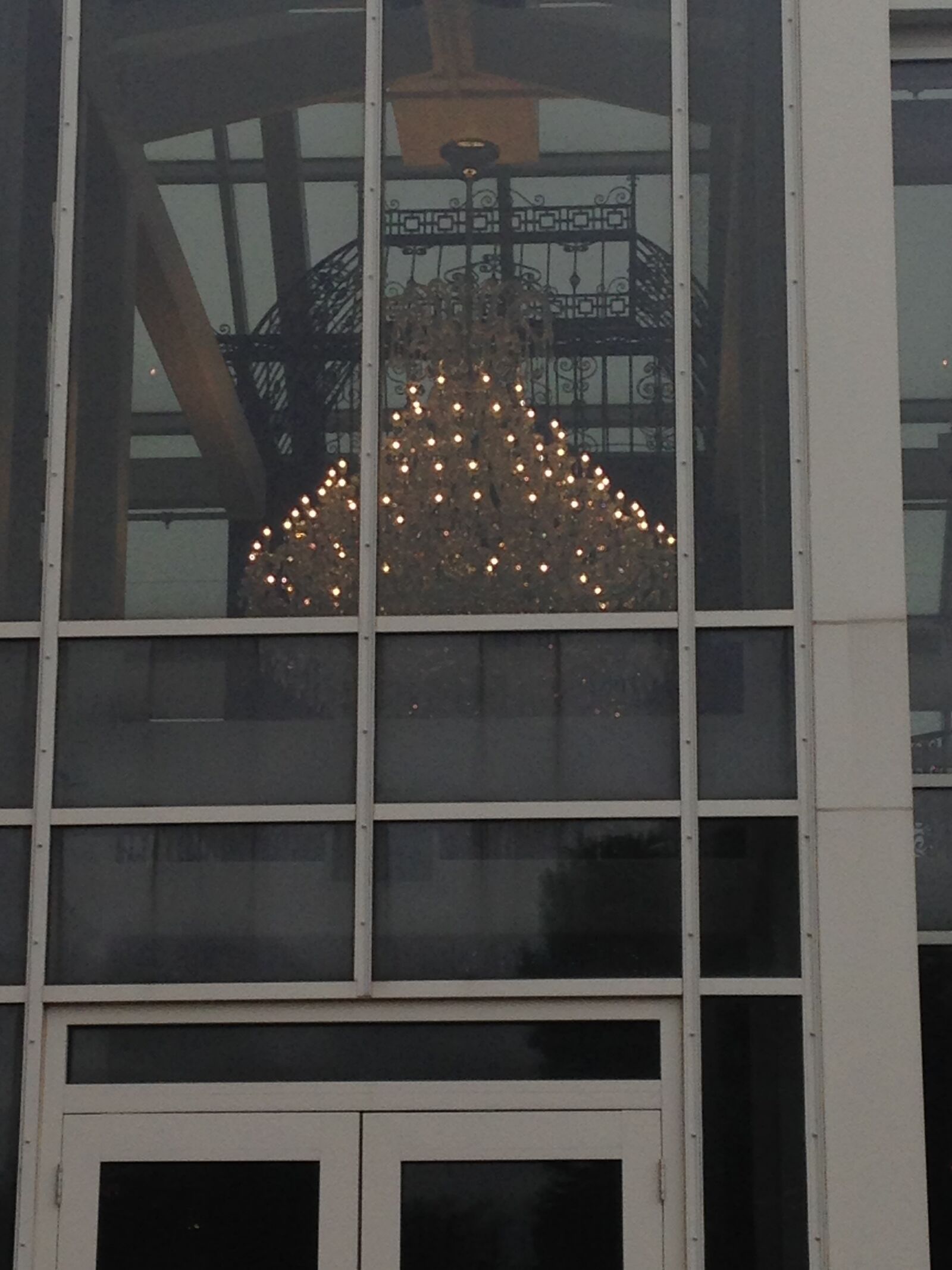 iPhone 5c back camera 4.12mm f/2.4 sample photo. Large, chandelier, hotel photography