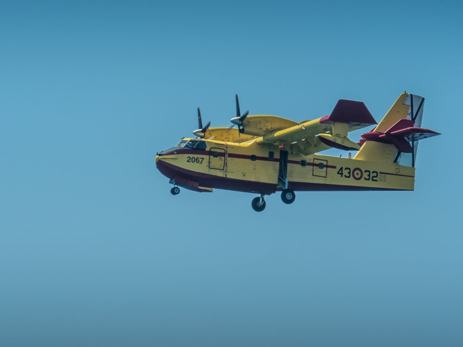 Olympus OM-D E-M5 II sample photo. Air festival, flight, aircraft photography