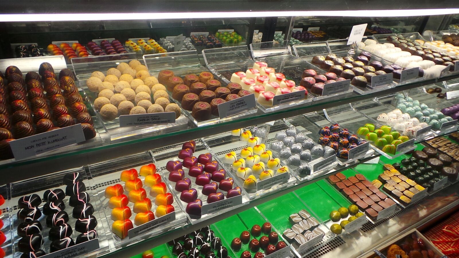 Samsung Galaxy Camera (Wi-Fi) sample photo. Candies, store, merchant photography