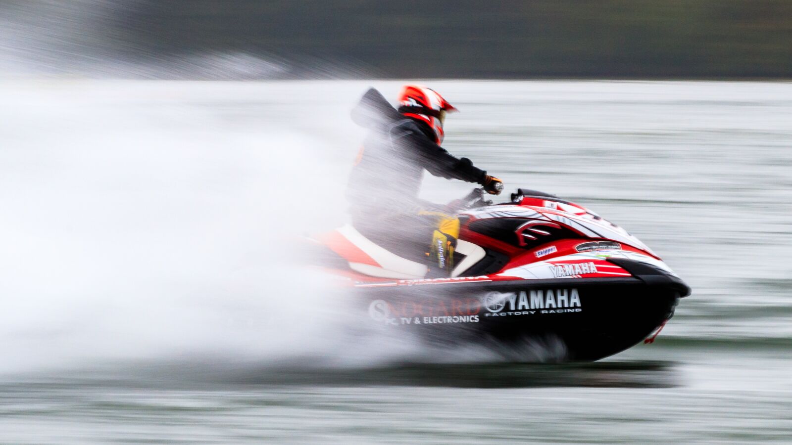 Canon EOS 80D sample photo. Jet ski, powerboat, boat photography