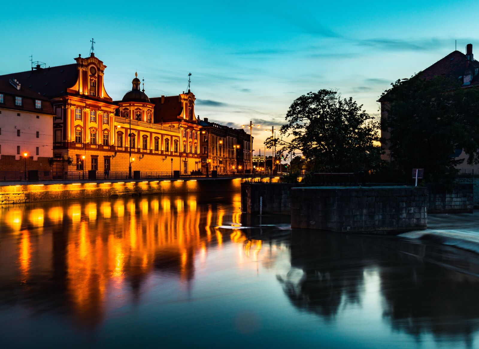 Nikon D600 sample photo. Architecture, night shot, water photography