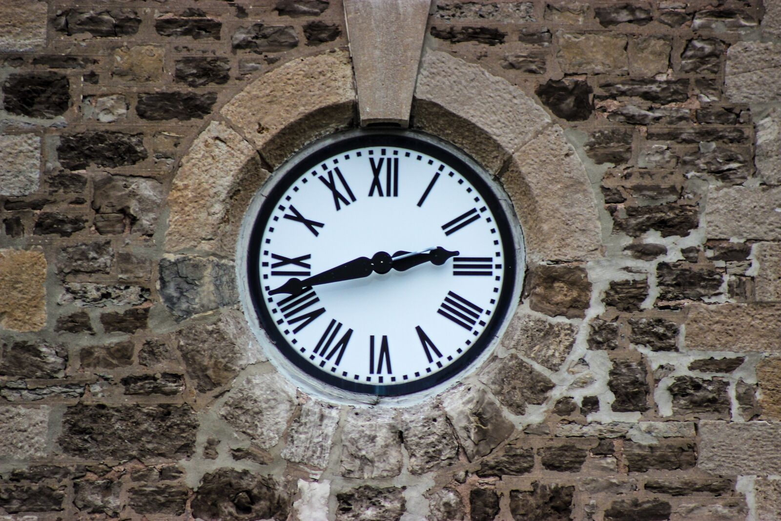 Canon EOS 600D (Rebel EOS T3i / EOS Kiss X5) sample photo. Time, clock, old photography
