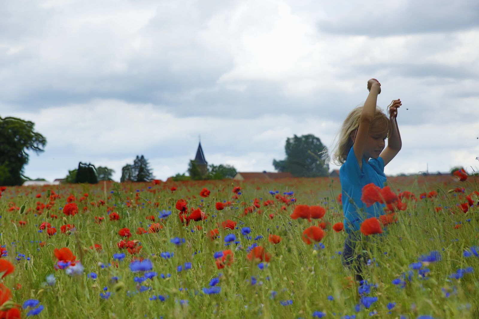 Canon EOS 5D Mark III sample photo. Nature, children, flowers photography