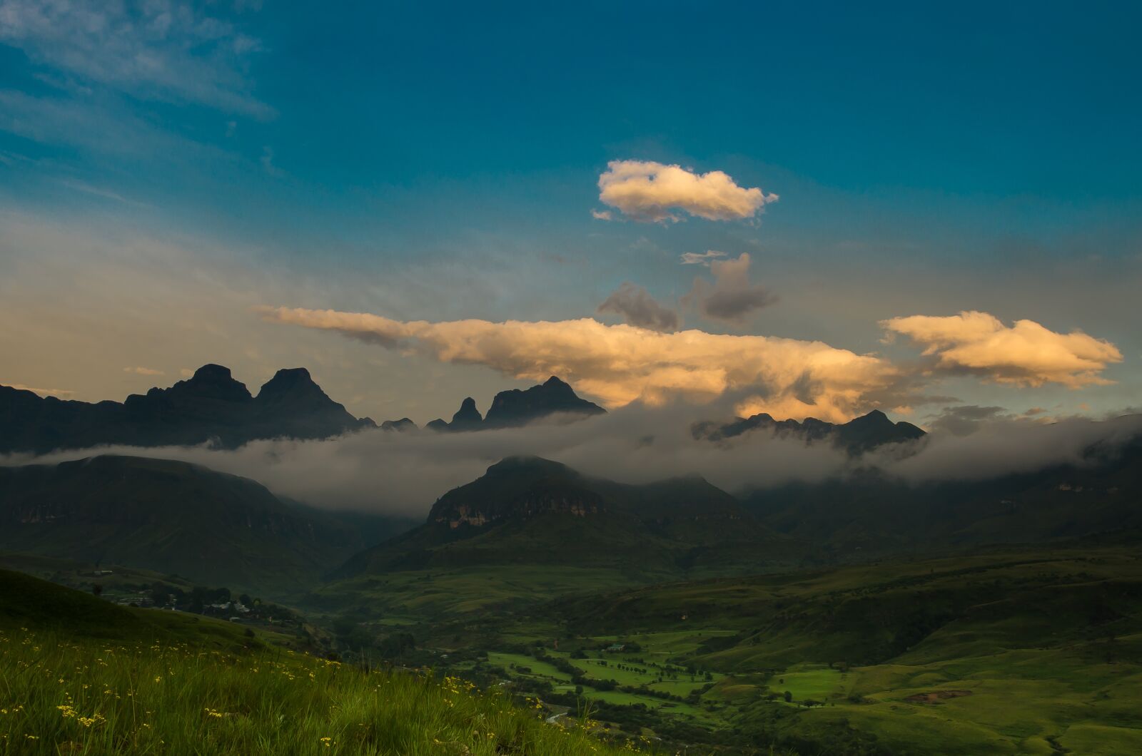 Nikon D7000 sample photo. Clouds, mountains, drakensberg mountains photography