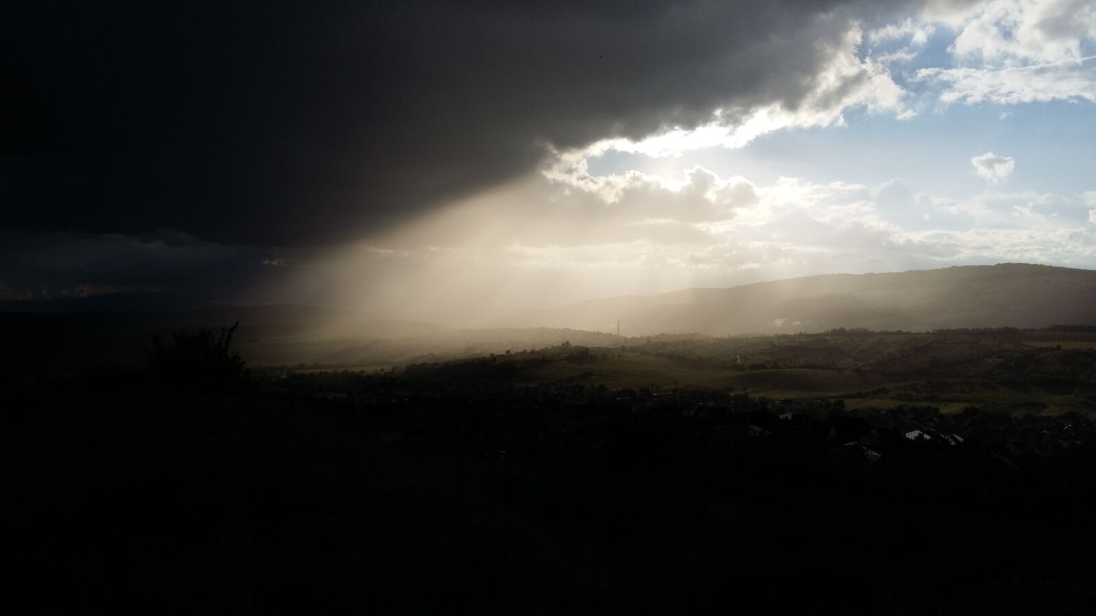 Samsung Galaxy A5 sample photo. Cloud, rain, sky photography