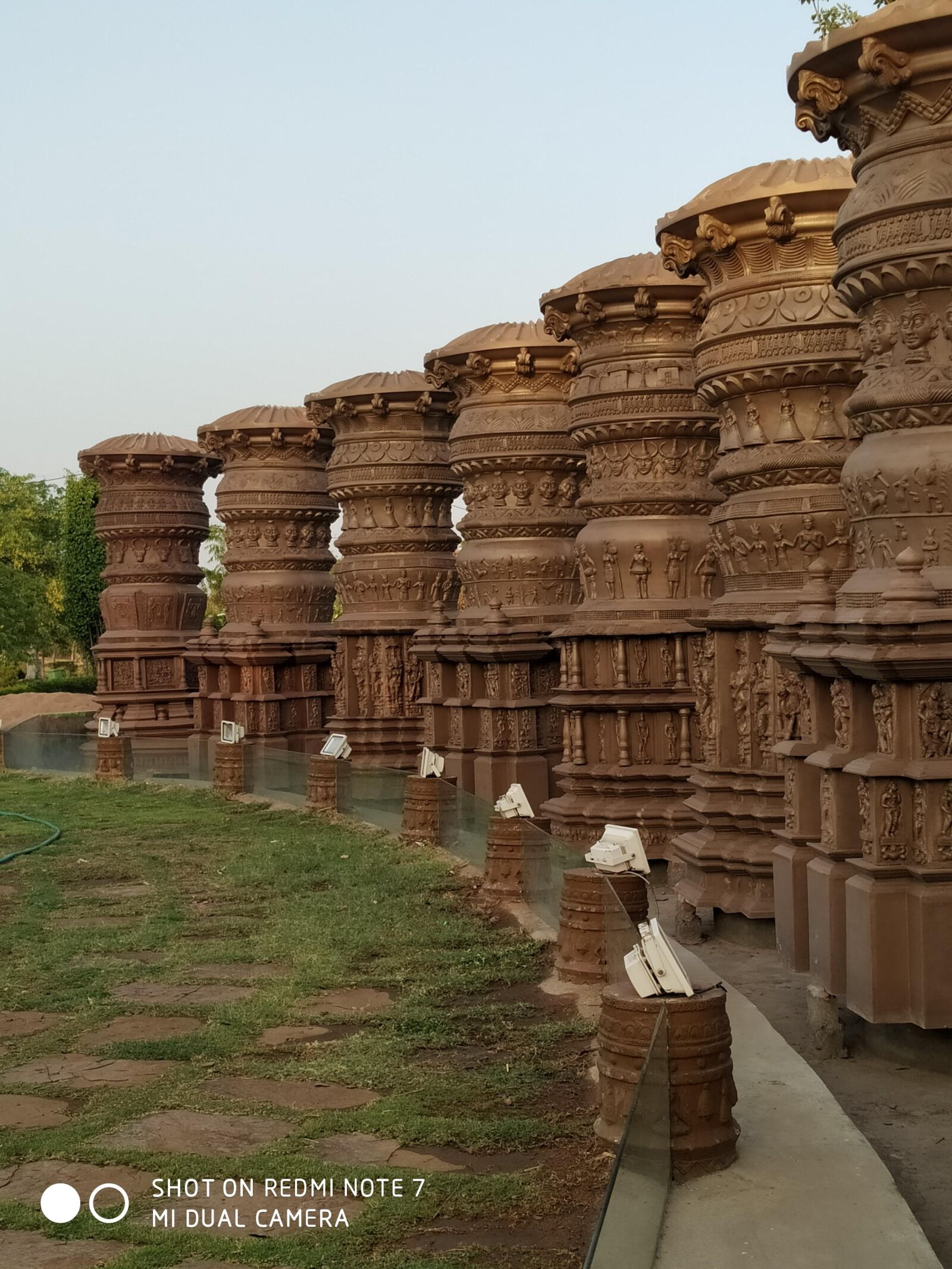 Xiaomi Redmi Note 7 sample photo. Symmetry, culture, pillar photography