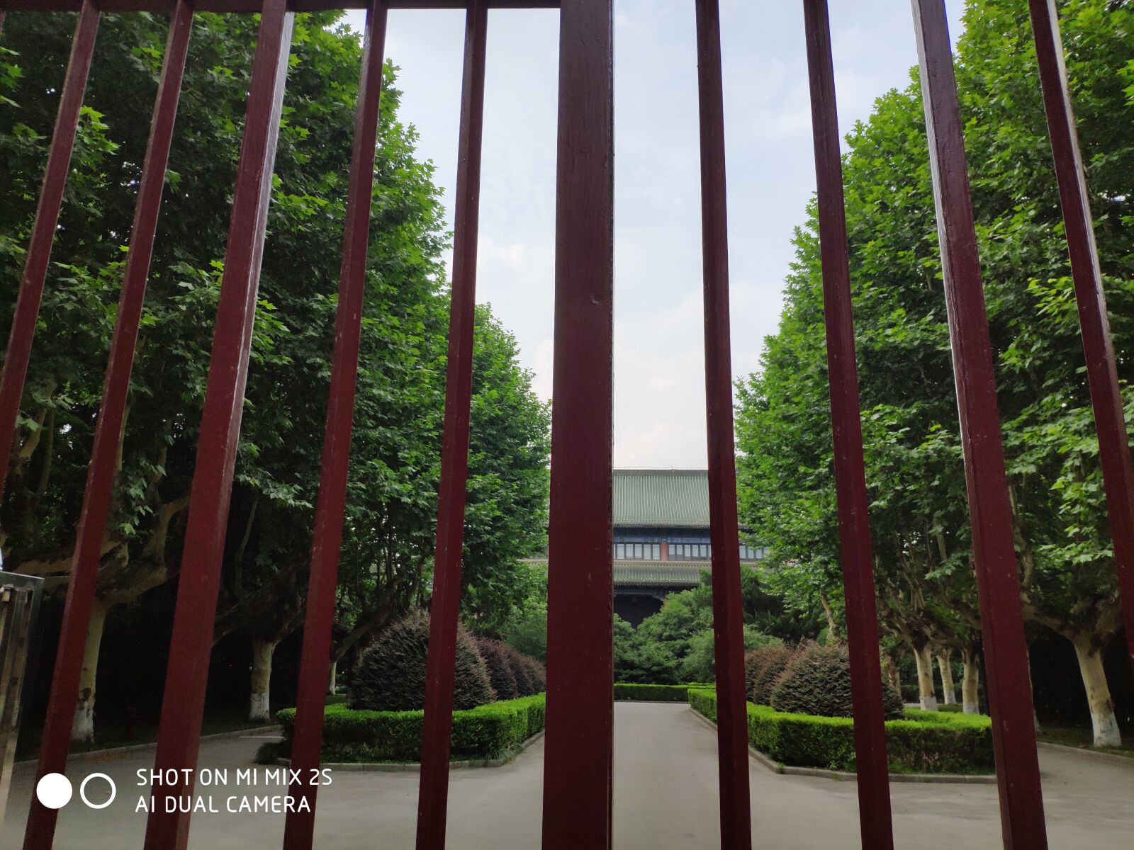 Xiaomi MIX 2S sample photo. Gate, building, landmark photography