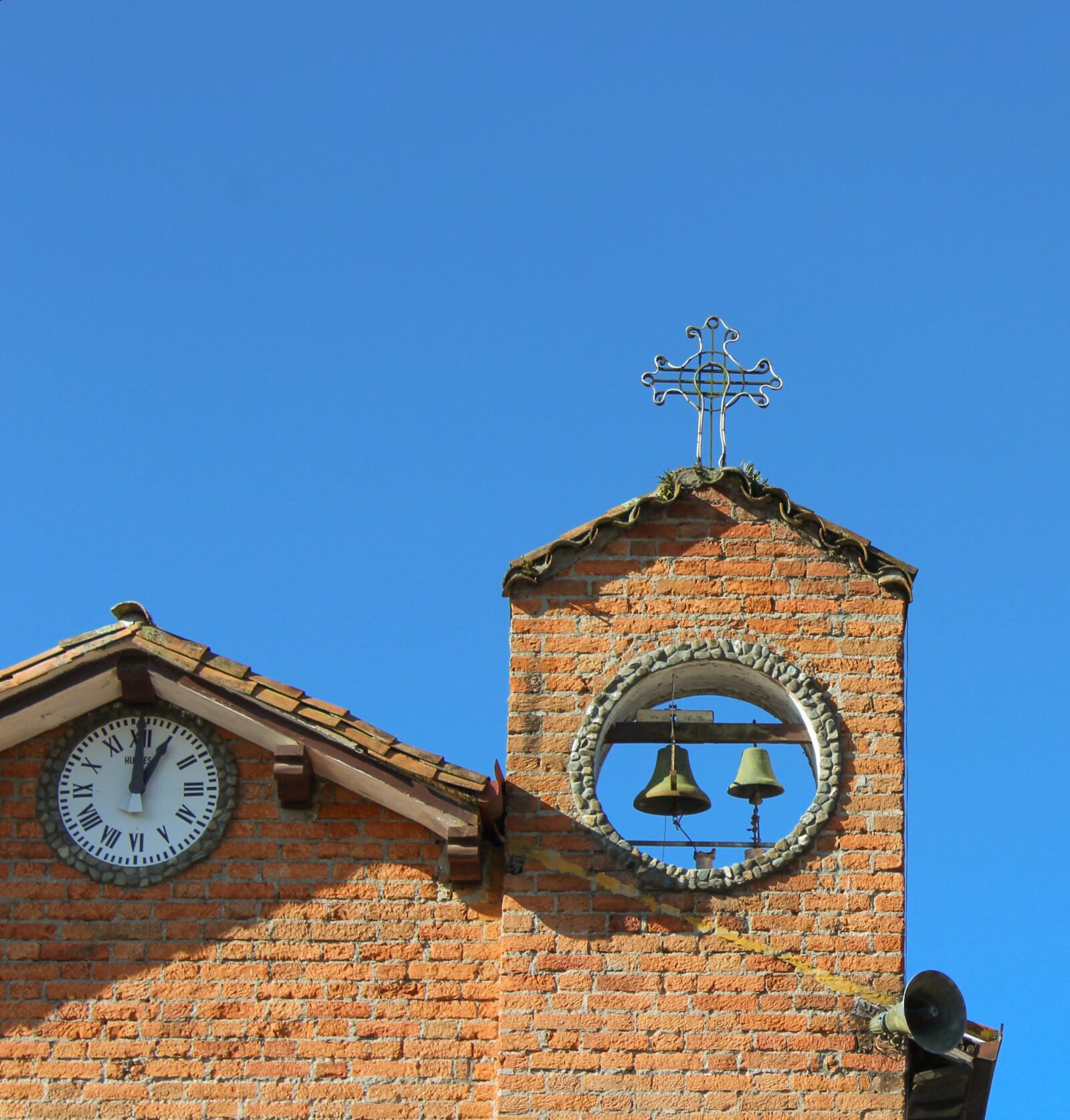 Canon EOS 1200D (EOS Rebel T5 / EOS Kiss X70 / EOS Hi) sample photo. Church, campaigns, bell tower photography
